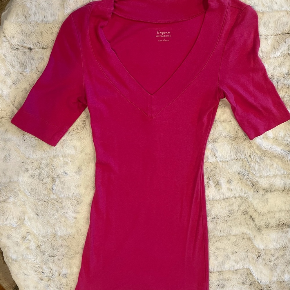 Express Long pink v neck size S